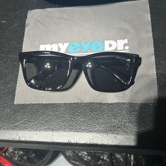 (NEW) Marc Hunter Black Sunglasses with Hard Case and Cloth main image 6